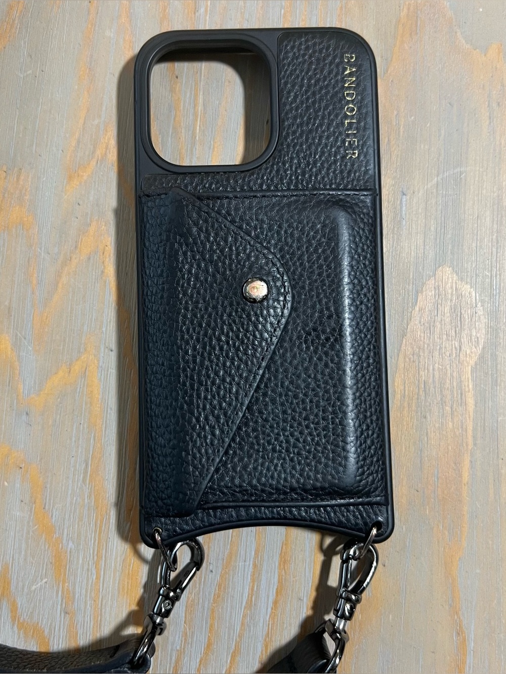 Bandolier iPhone 15 pro max Hailey crossbody phone case in black leather - Picture 3 of 5